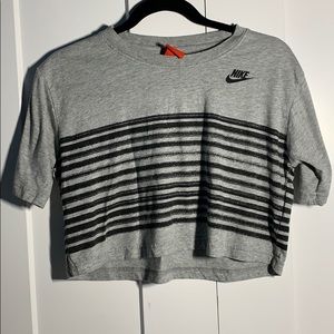 black and white nike crop top